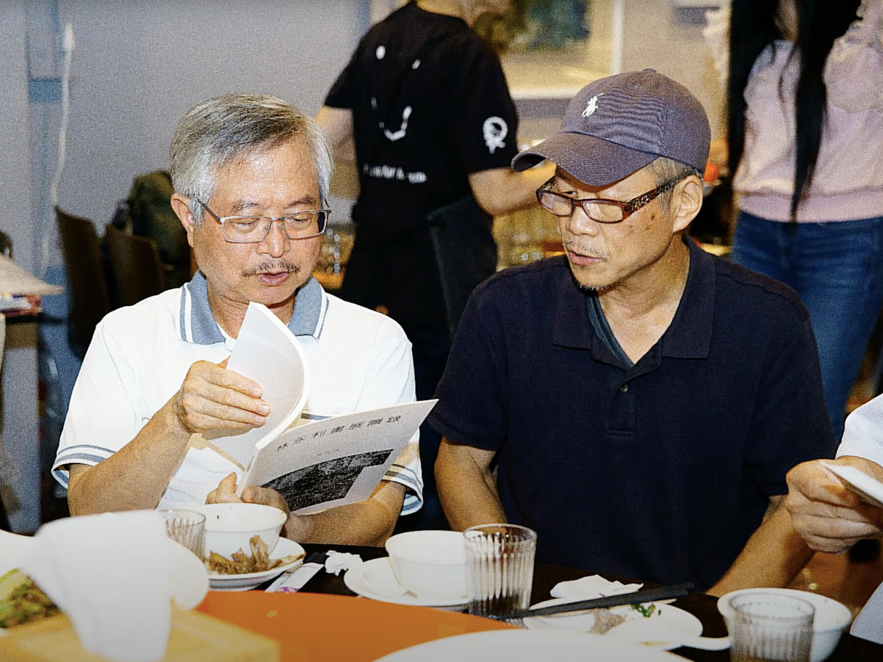 藝術家-簡源忠 與 藝術家-林永利 對談交流。