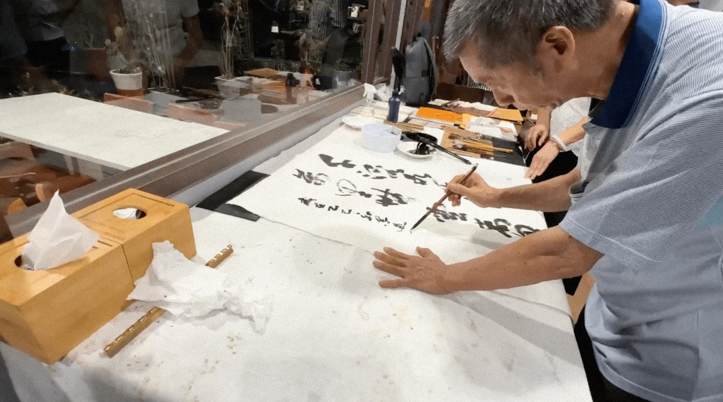 藝術家-張鎮金 現場揮毫紀錄。