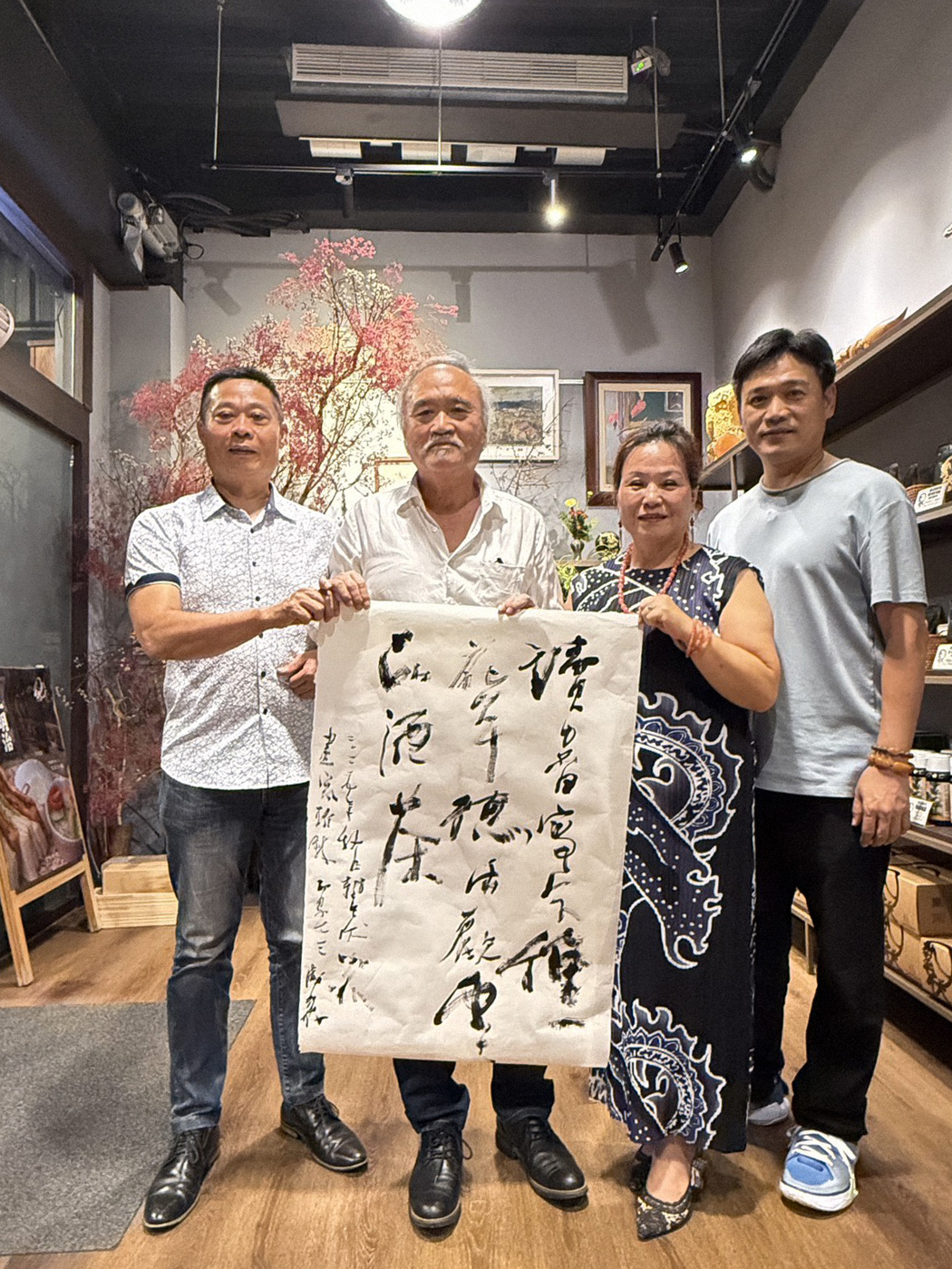 藝術家-賴威嚴 現場揮毫作品。